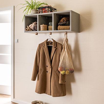 Estante de pared con perchas Simple arreglo